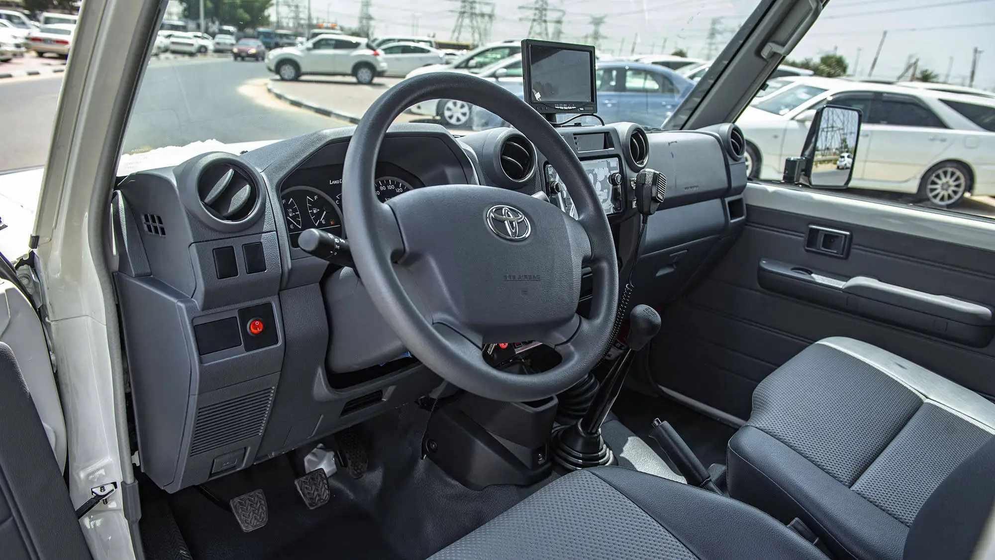 Первоначально использованная машина скорой помощи TOYOTA 4.2D