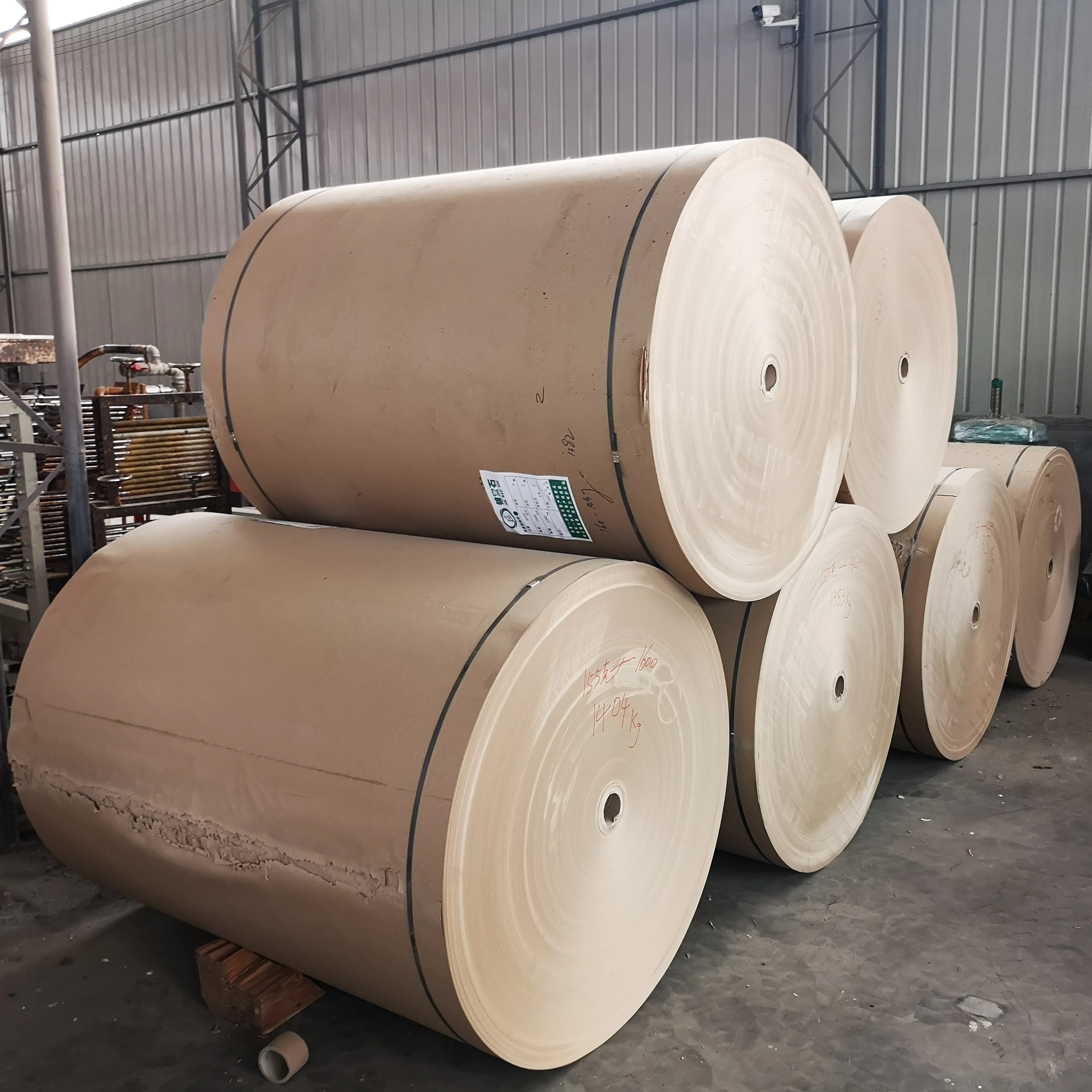 
The kraft paper for cardboard making /Bobbin paper for paper tube making/ Face and bottom paper Corrugated paper 