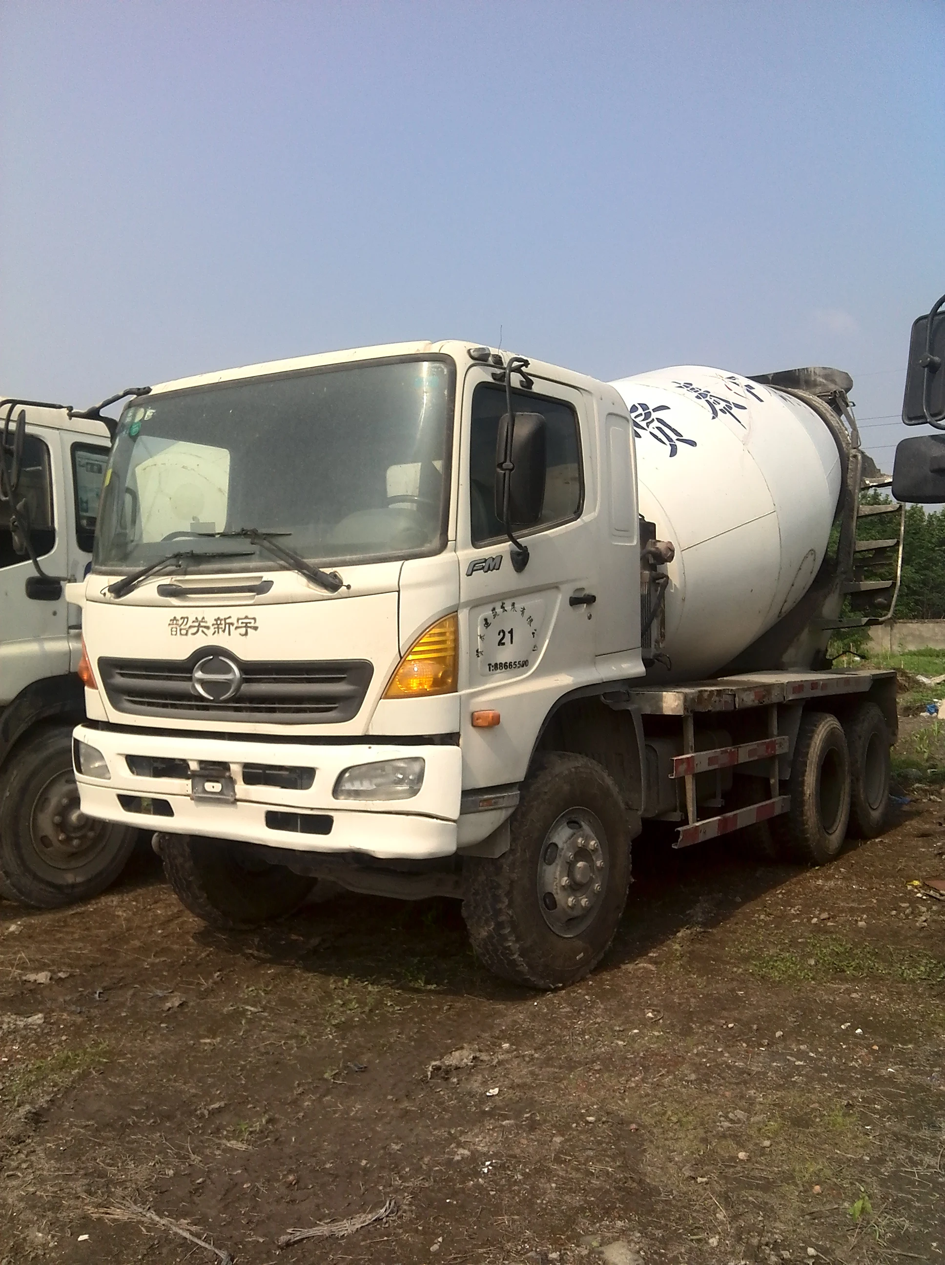  Б/у Бетономешалка для продажи б/у дизельный hino