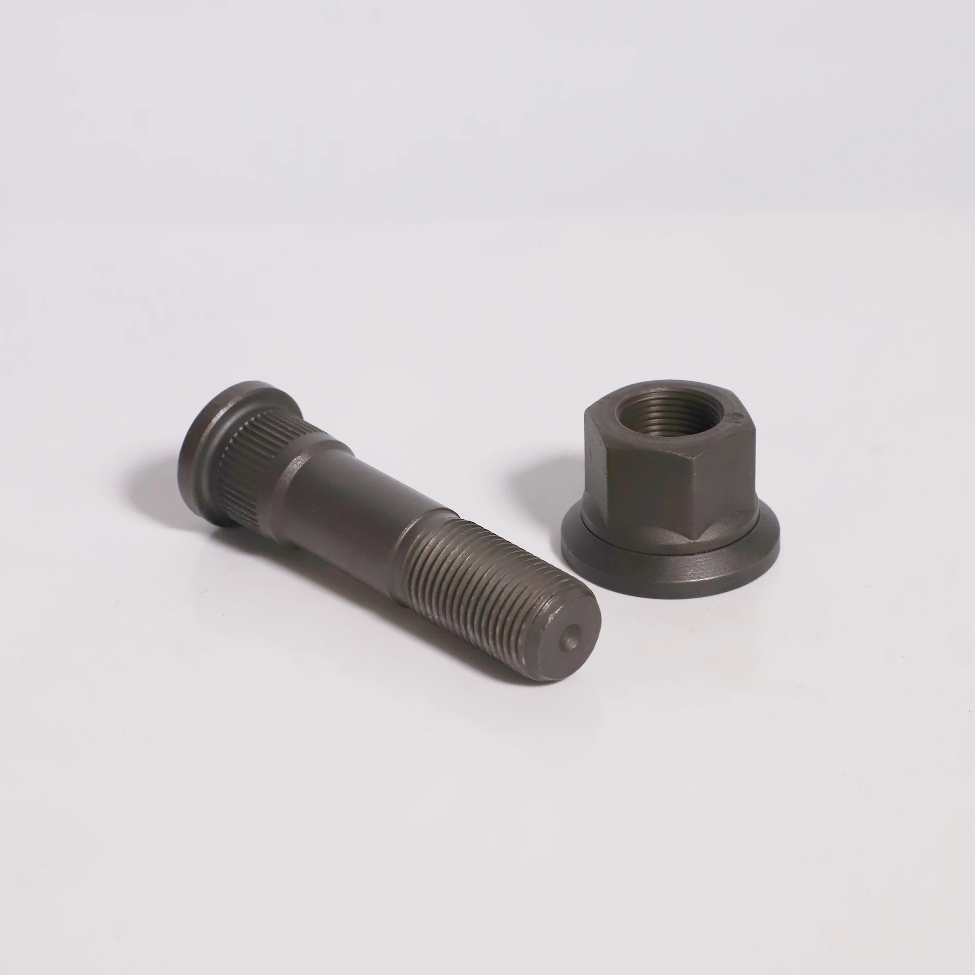 hub bolt and nuts for DAF truck 22x2x94 zinc white high performance