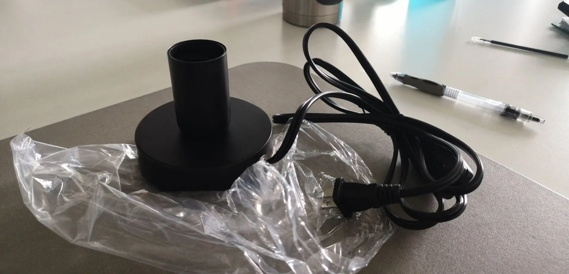 E26 E27 iron stand up table lamp holder socket with power cord  303 switch 2pin US plug