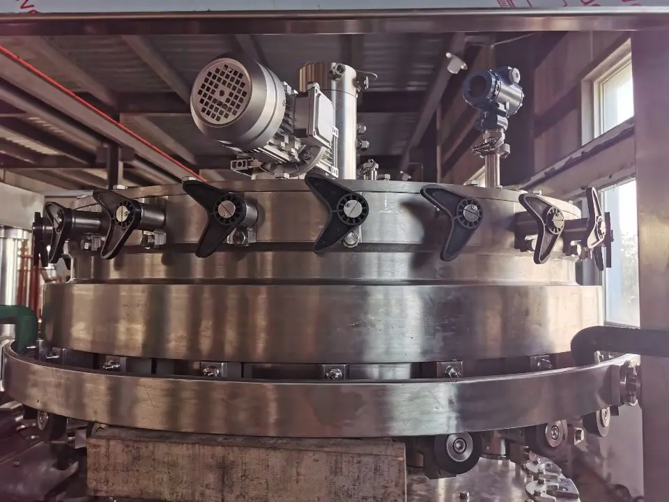 
beer gas-containing beverage can filling filler and seamer machine 