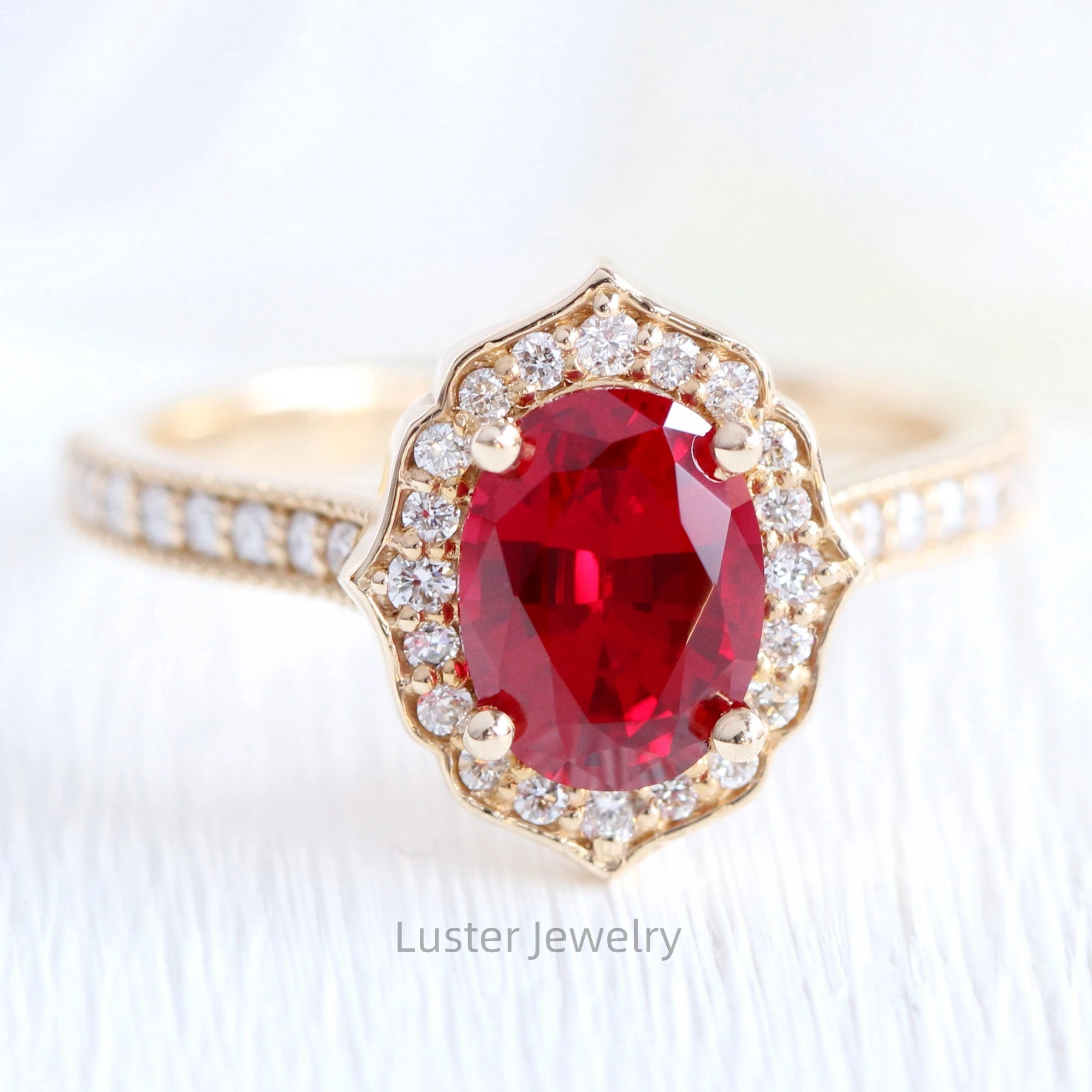 Luster Vintage Floral Engagement Halo Ring Moissanite 10K 14K 18K Gold 6x8mm Red Color Lab Ruby Green Emerald Ring for Women