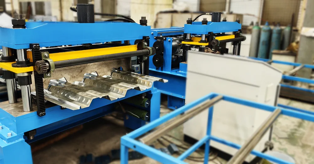 Dovetail re-entrant composite metal floor decking profile rolling forming machine