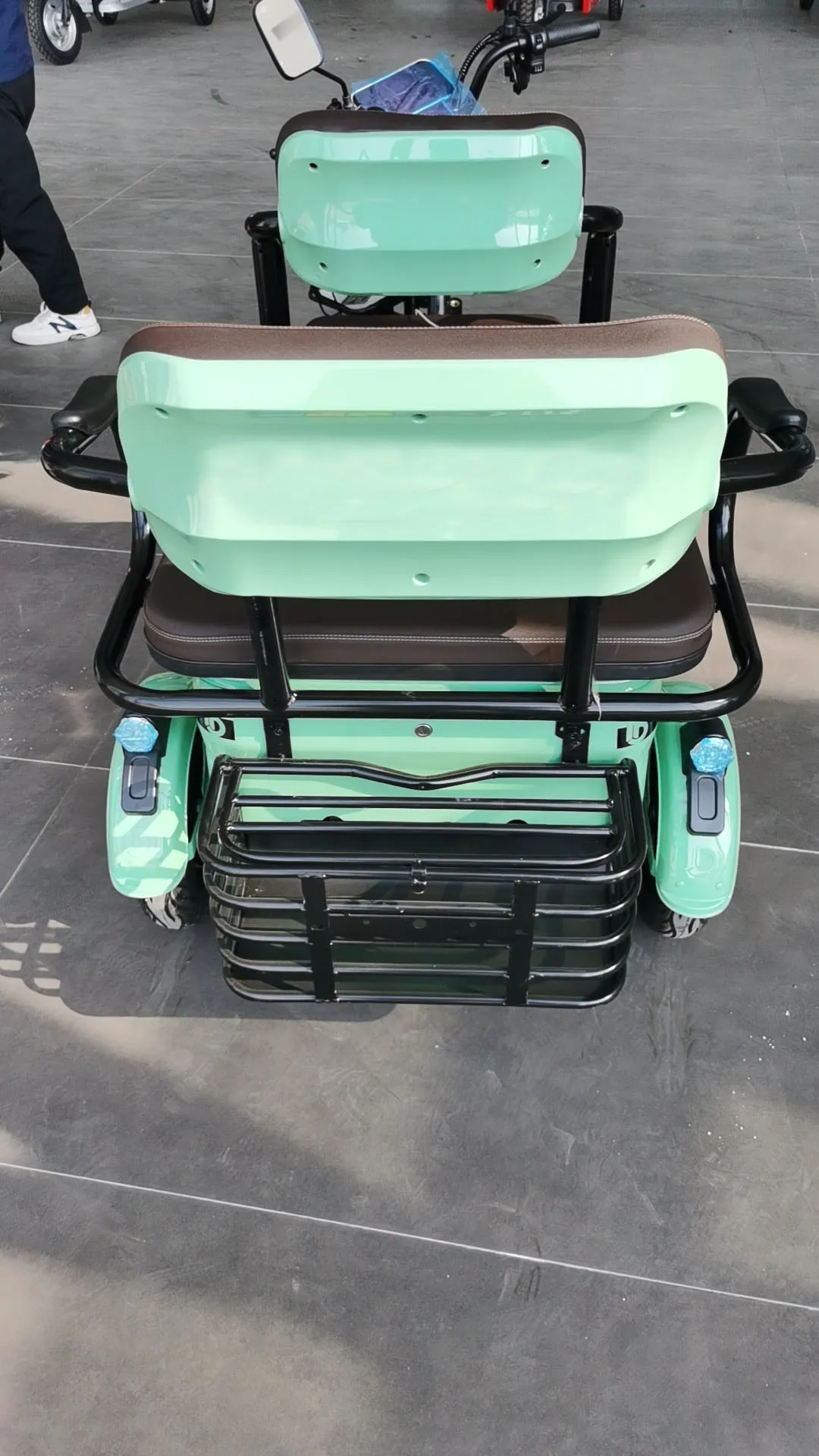 Hot sale motor tricycle passenger three wheels motorcycle scooter tricycle
