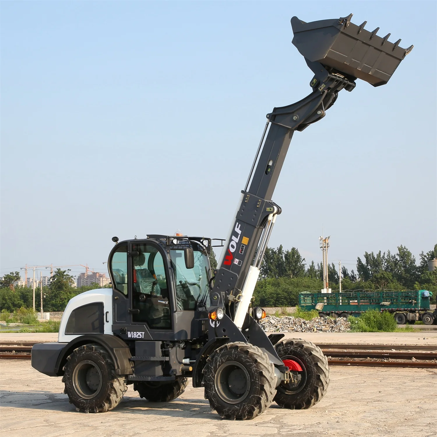 China wolf 2.5Ton Mini Small Compact Telescopic Loader Telehandler