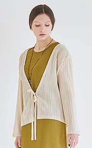 Женская плиссированная куртка, стильная тонкая куртка с длинным рукавом и V-образным вырезом, 2020