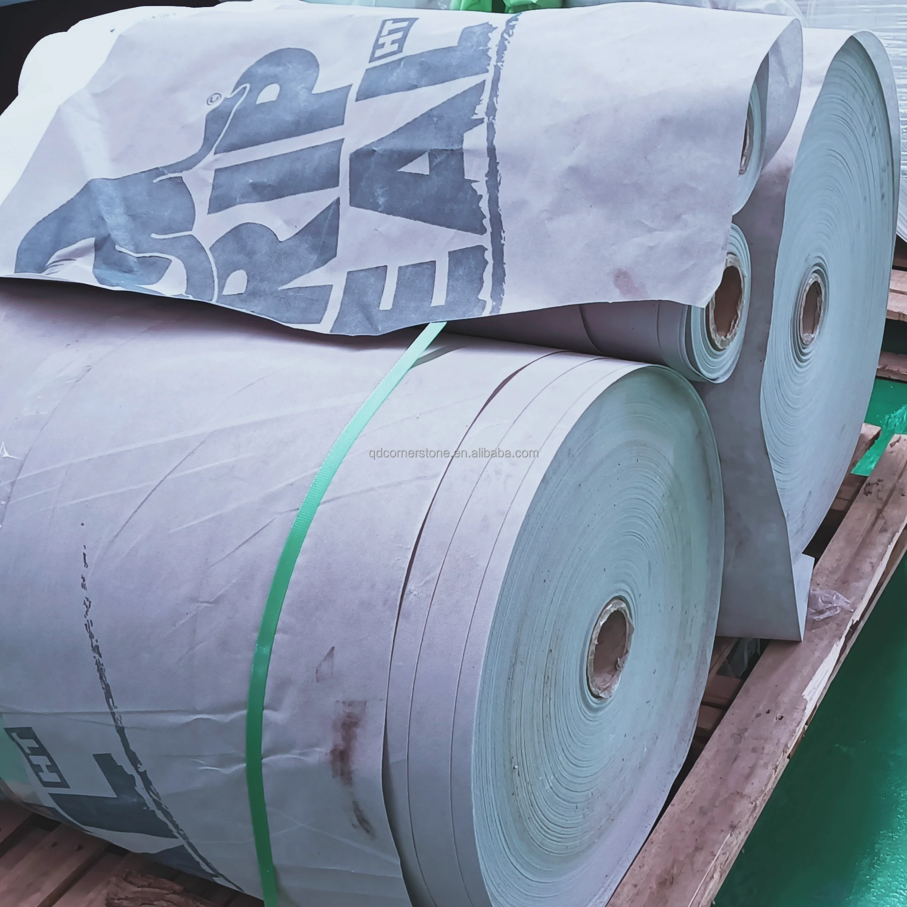 HOT SELL Agricultural products farm directly provides high-quality supply of gray non-woven breathable coiled materials