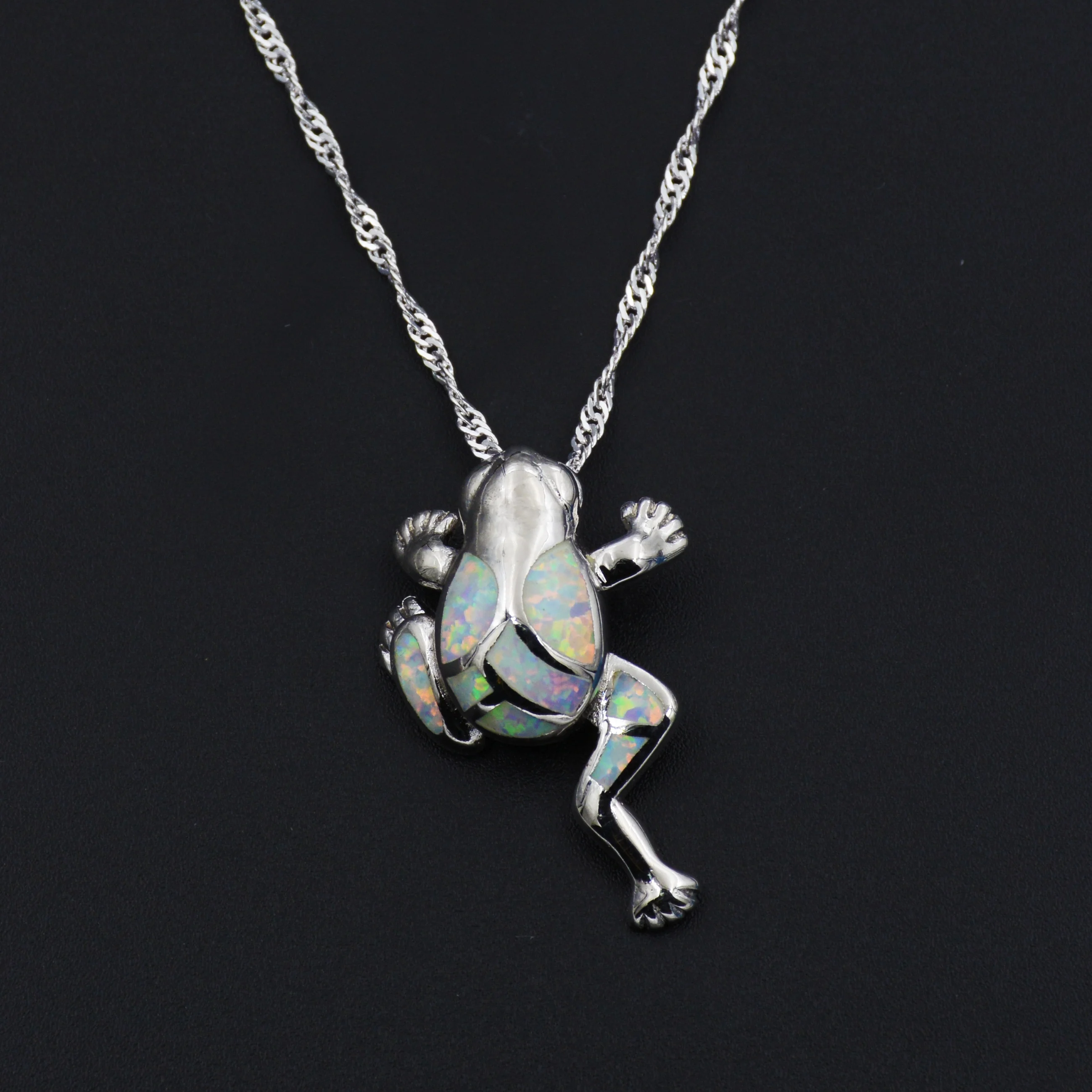 Jewelry Factory Wholesale Blue Green Fire Opal Frog Pendant Animal Necklace