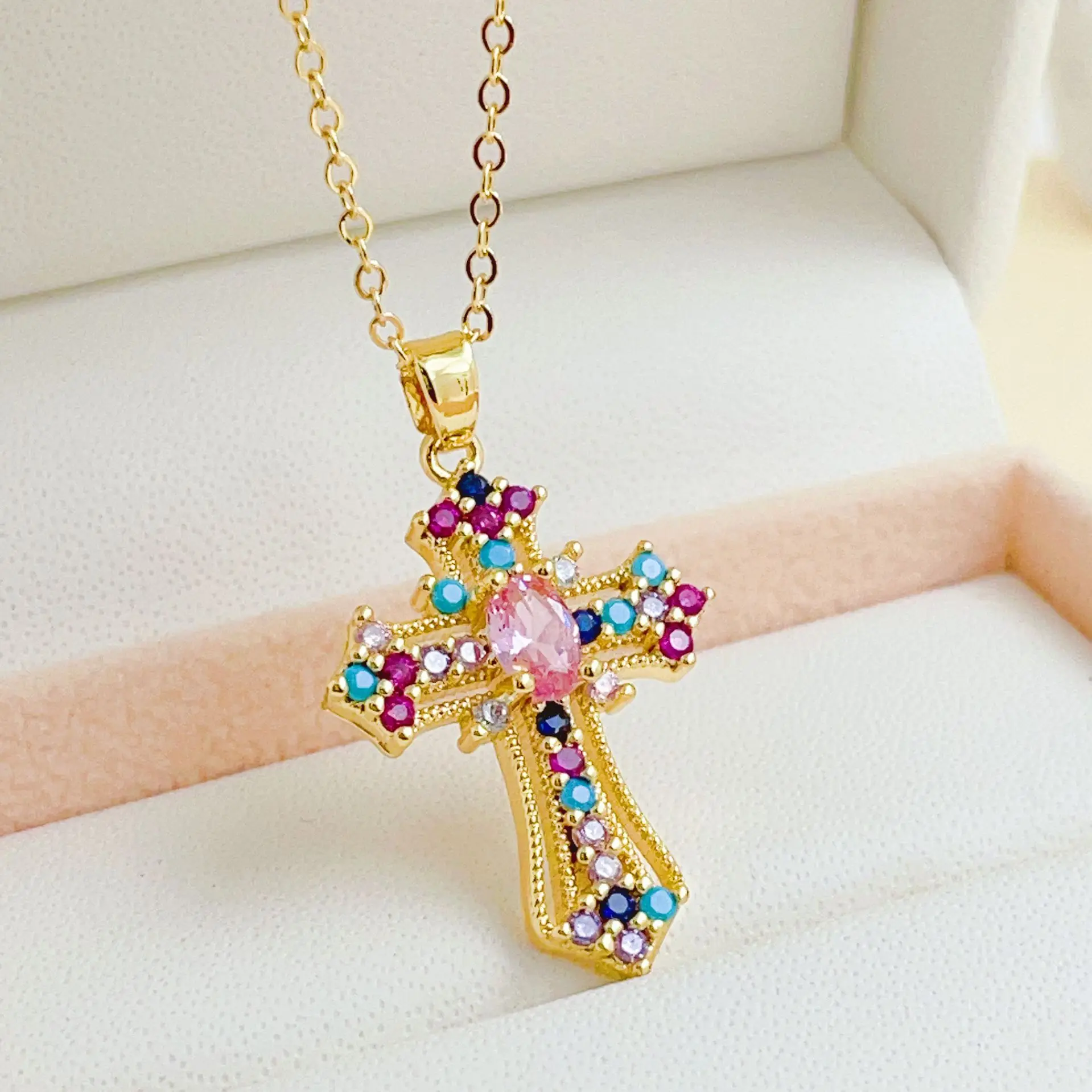 YW Fashion Vintage Gold Cross Necklace Pendant Zircon Jewelry Pendants For Necklace 2024