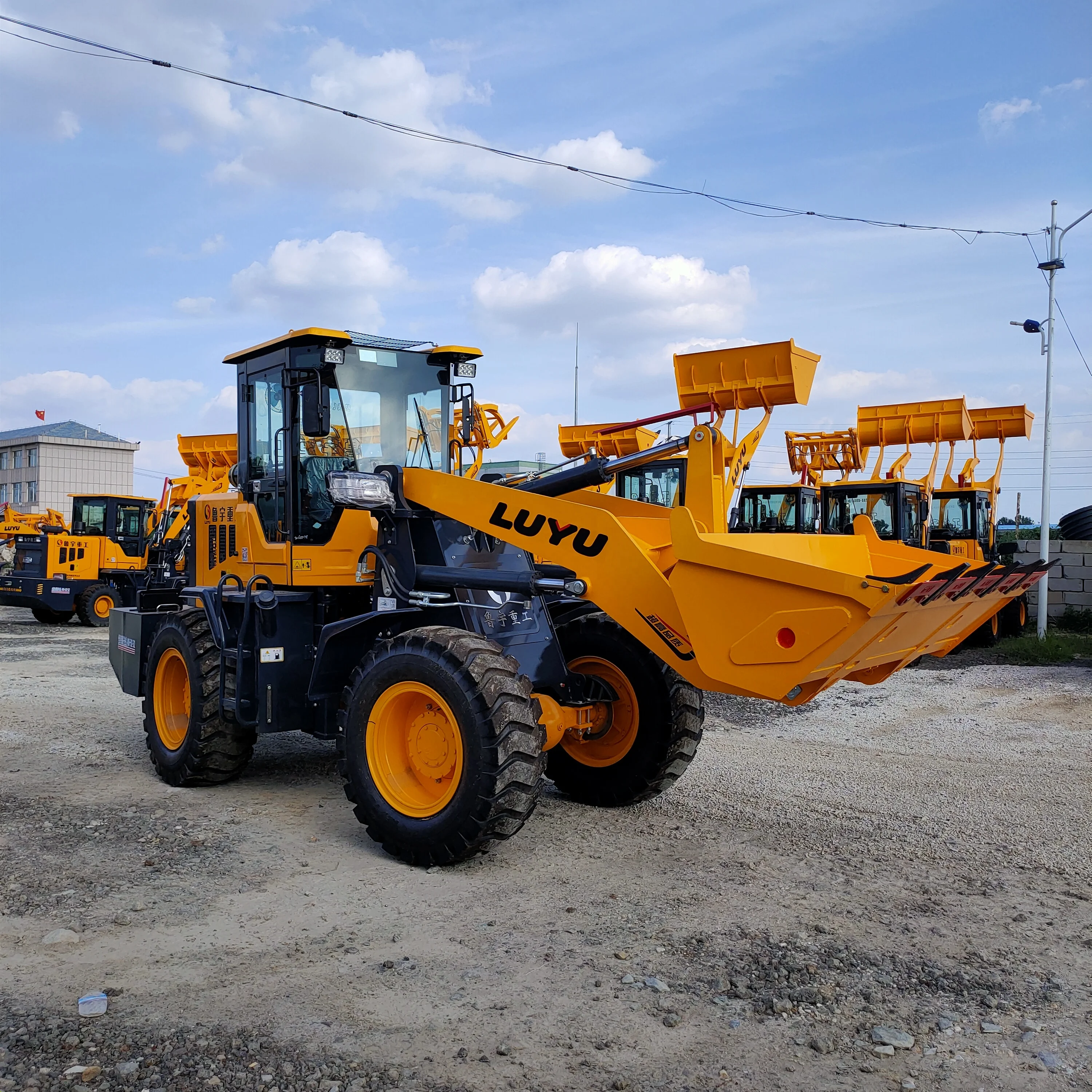  Китай 9ton 92kw шарнирный колесный погрузчик LUYU ZL946