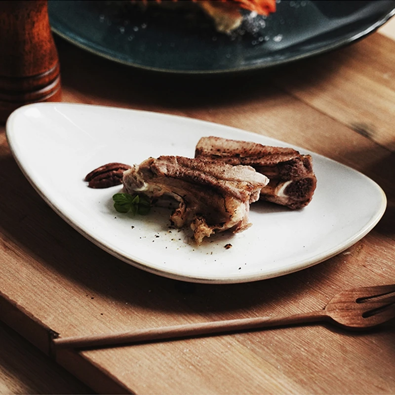 Reactive Glazed Porcelain Dinner Plate Triangle Fruit Dessert Salad Platter Pasta Steak Serving Tray Hotel Restaurant Tableware