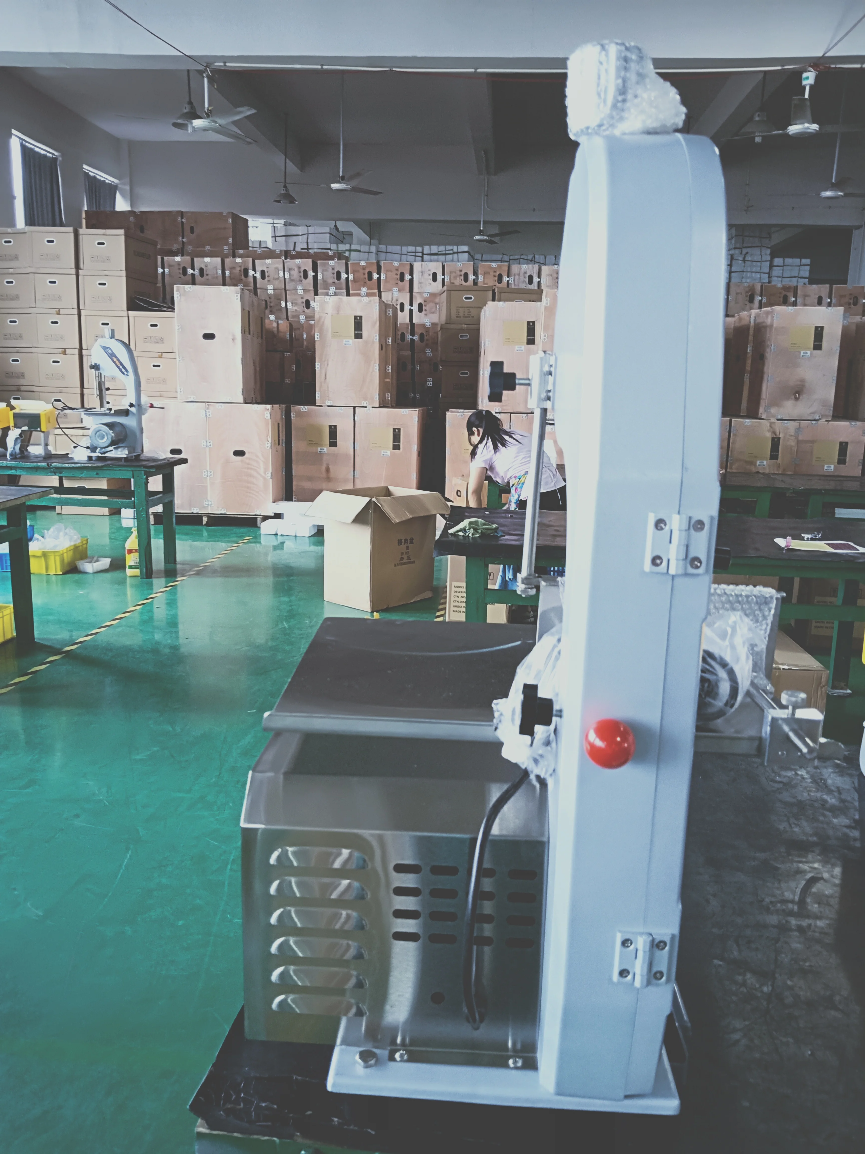 Hot Selling Bone Saw/Frozen Meat Cutting Machine Bone Cutter Machine Frozen Meat Equipment