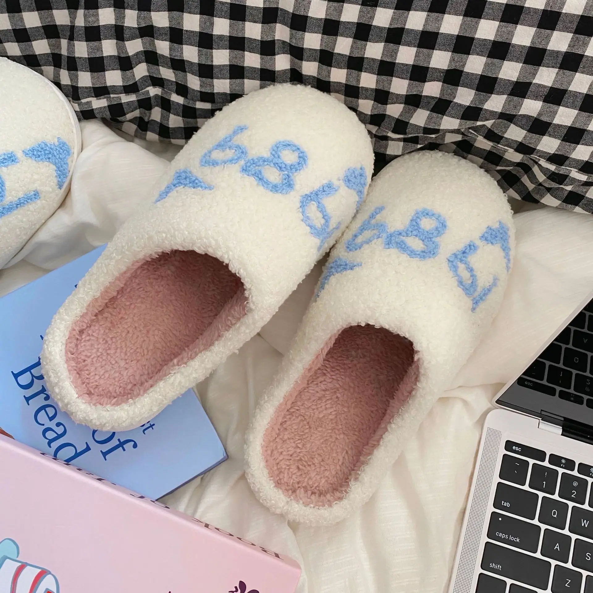 Korean style causal letter ladies winter home shoes thickened plush soft sole non-slip warm postpartum slippers