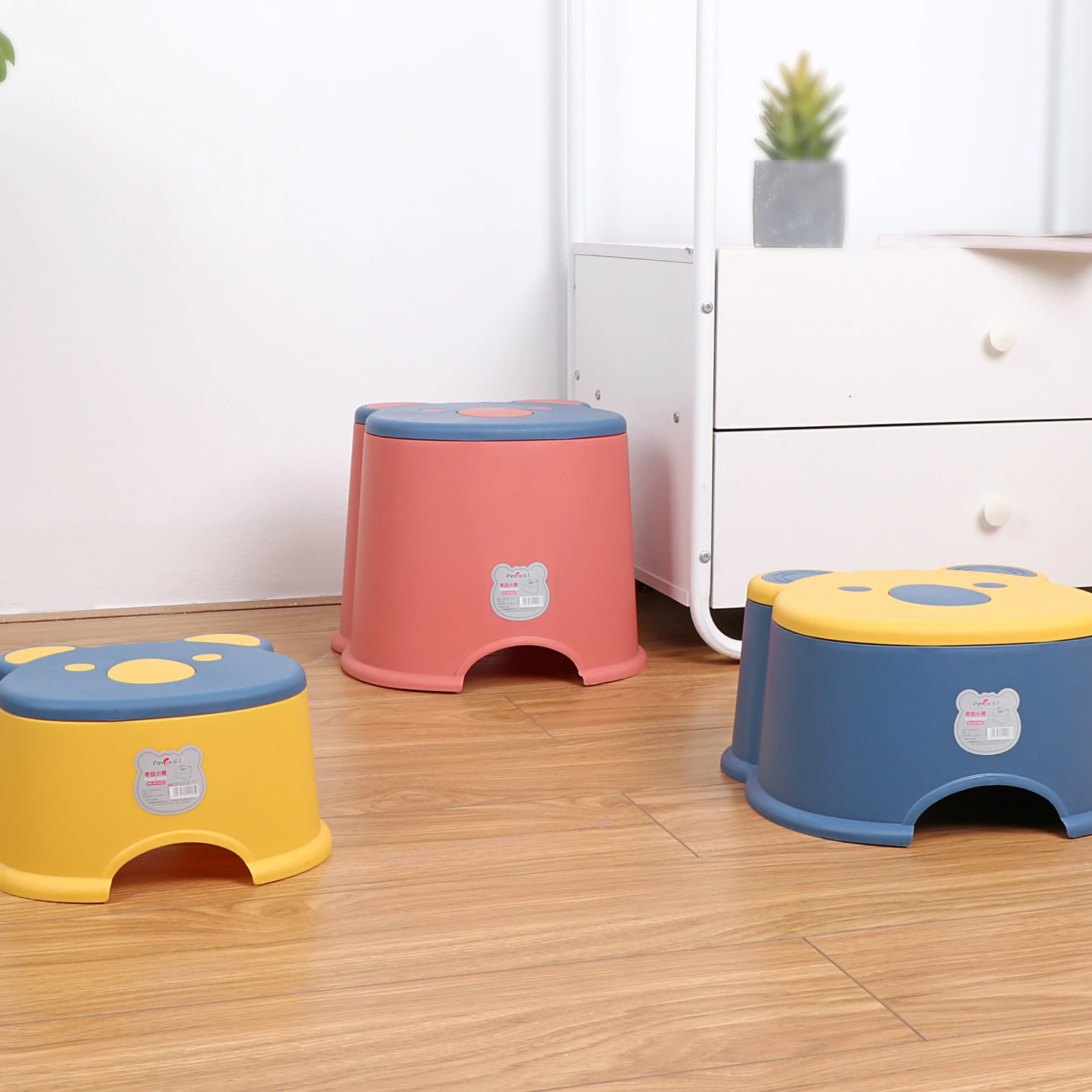 Factory Plastic Kids Stool Step Stool Double Color Delicate Koala Shaped Matte Surface Stool for Child