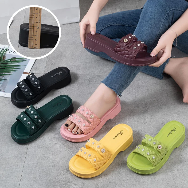 Customized ladies elegant slippers color sole young latest pvc beach slippers ladies slipper
