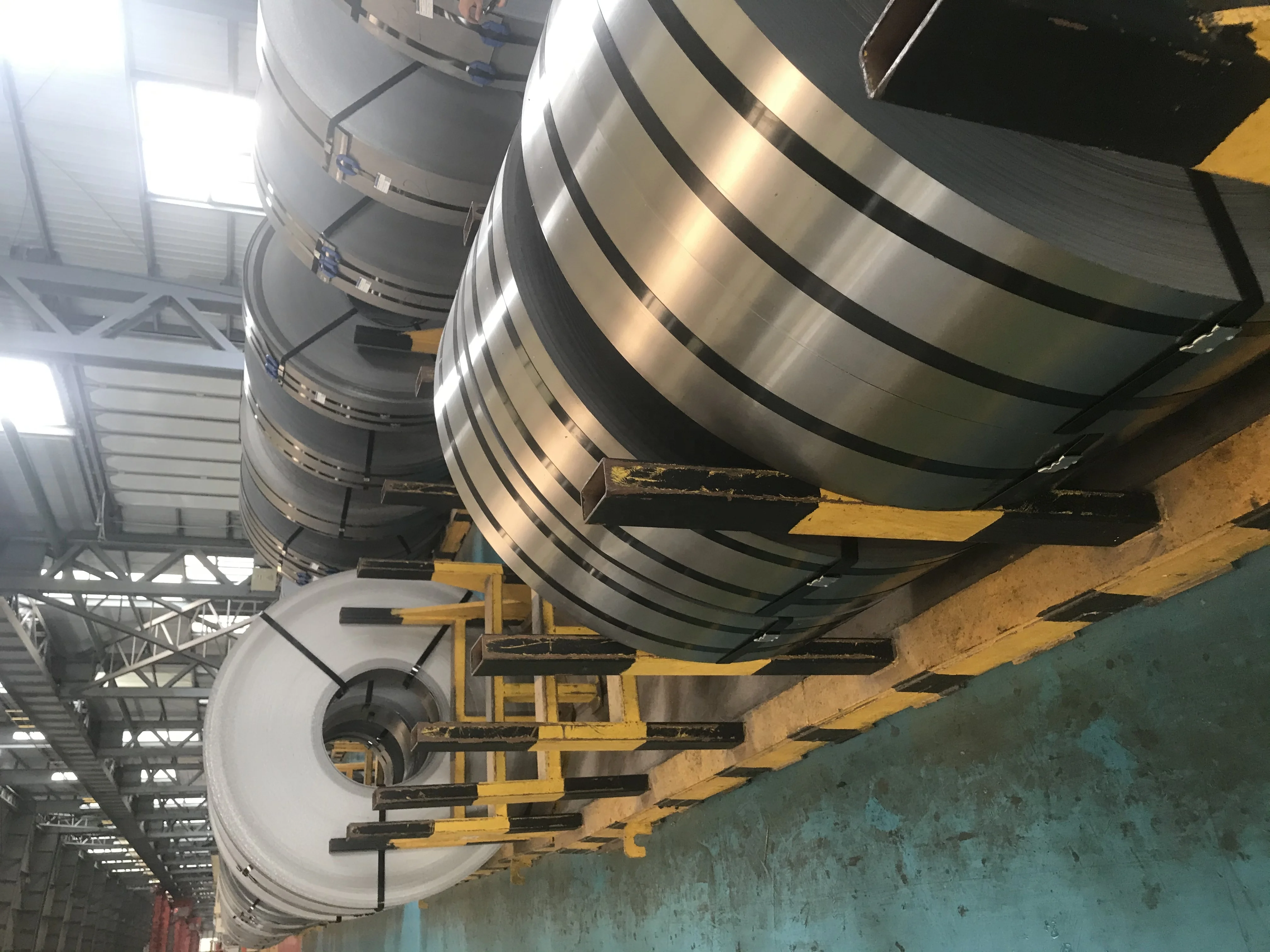 C67  C75  Bright  surface Heat treated steel strip