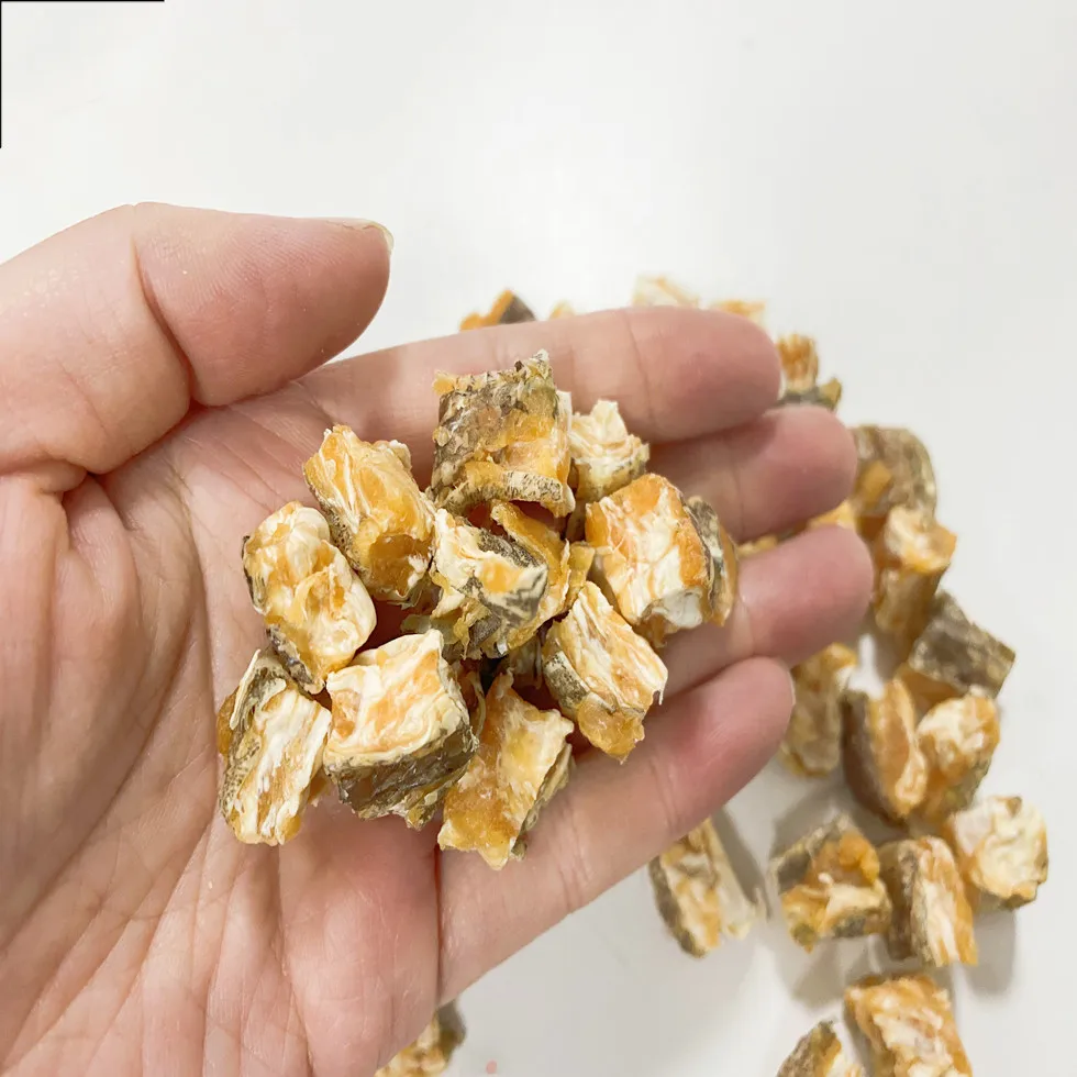 Salmon Bites With Fishskin 1cm freeze dried pet dog treat rich in protein shandong  natural dog snacks treat for pet food
