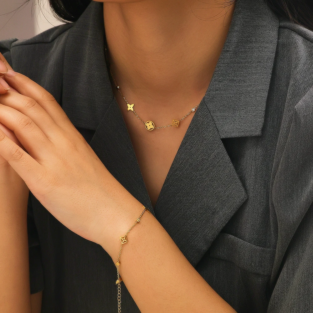 XIXI Tarnish Free 18K Gold Plated Women Gift Hollow Stainless Steel Four Leaf Clover Zircon Chain Link Fashion Jewelry Necklaces