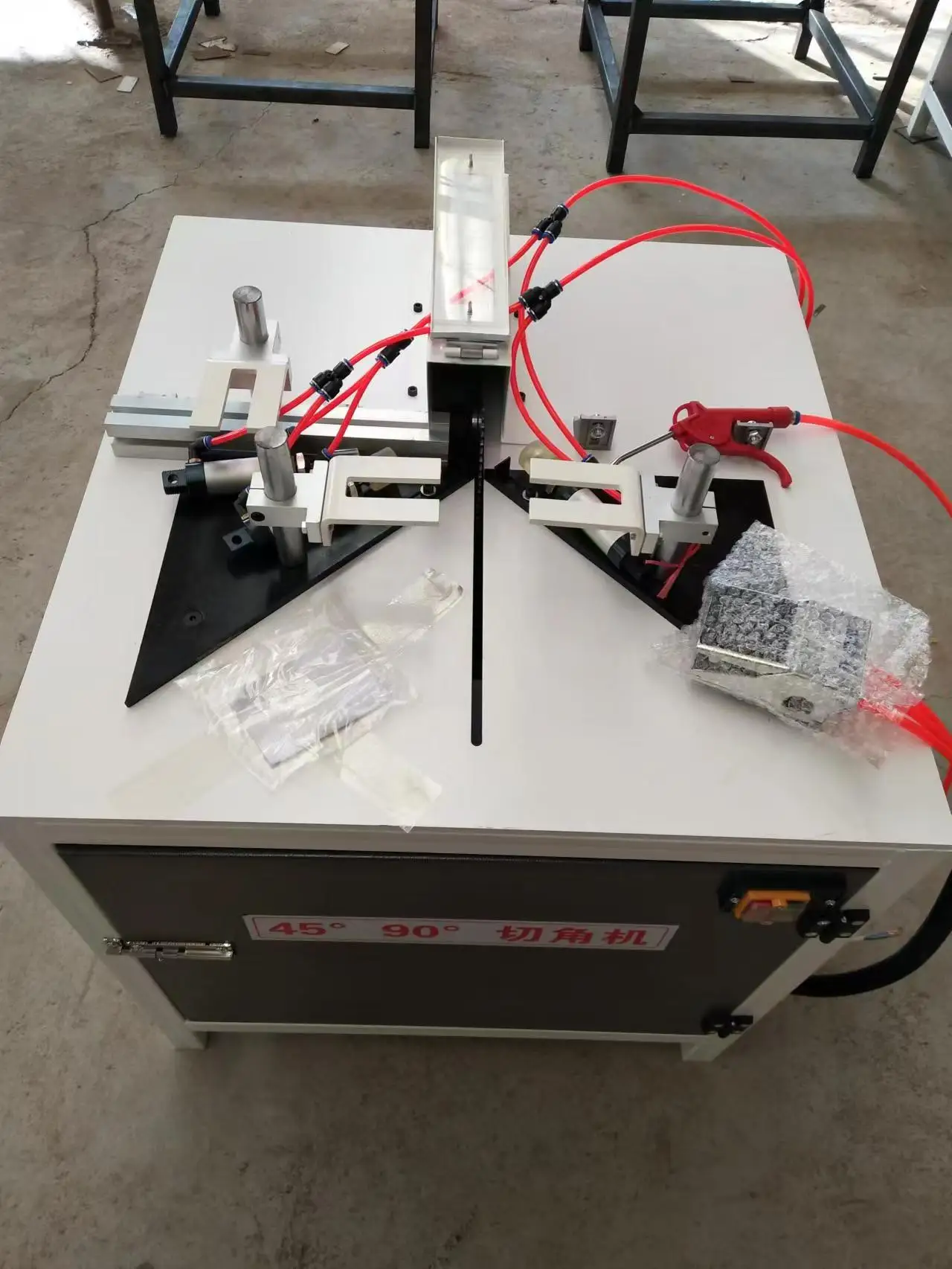 45 90 Degree Aluminum Angle Wooden Boardprofile Cutting Machine Frame Saw Cutter