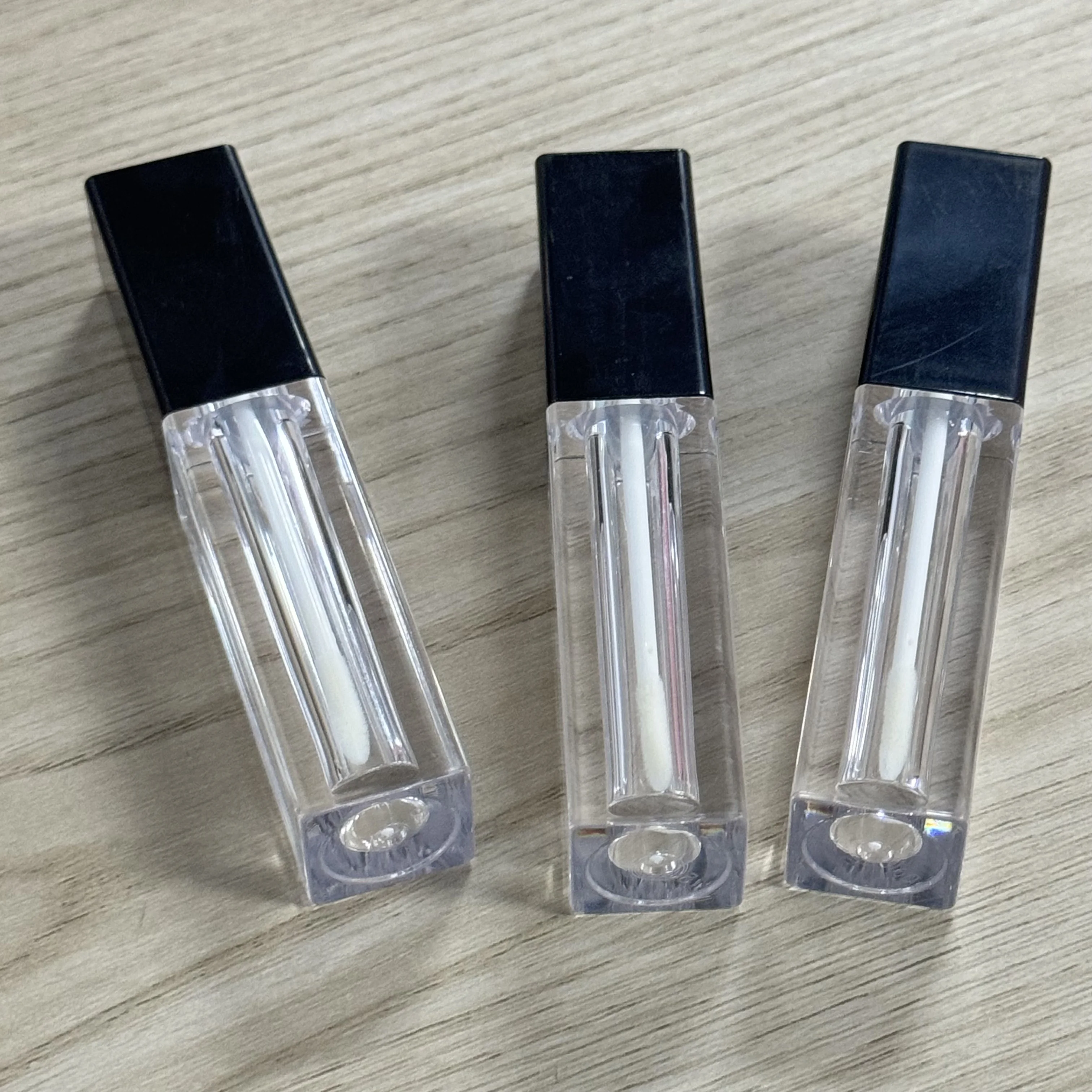 In Stock White Black Cosmetic Square PInk Luxury Custom Lipgloss Makeup Lip Gloss Tube Travel Lipgloss Tubes Lip Glaze Container
