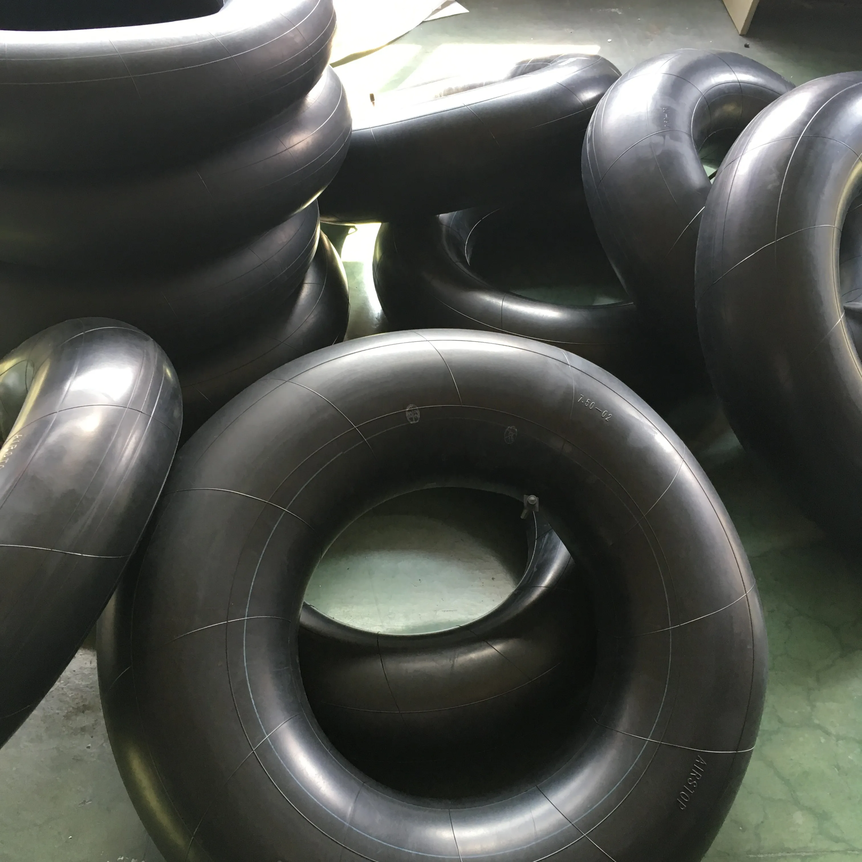 INNER TUBES OF RUBBER cheap heavy duty truck tyre inner tube 1400R20, Made in China car tyre inner tube