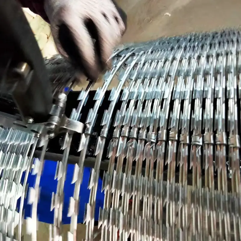 Galvanized concertina coil manufacturer/cross type razor barbed wire