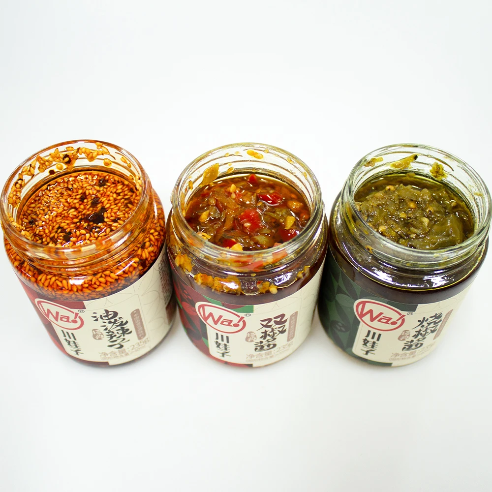 Wholesale Restaurant Supermarket Chilli 235g Spicy Hot Paste Chili Sauce Red 12 Months Shelf Life Hot Sauce