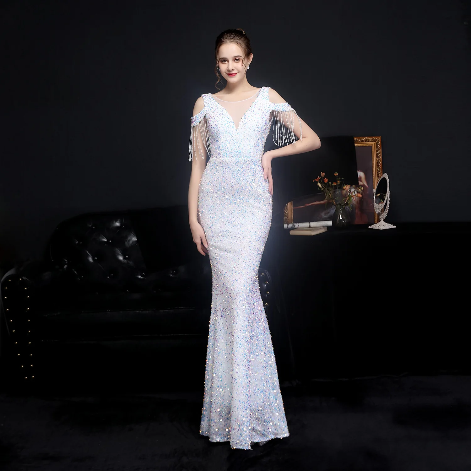 Trumpet/Mermaid V-Neck Sweep Train Sequined Prom Evening Dresses With Sequins Tassel For Ladies