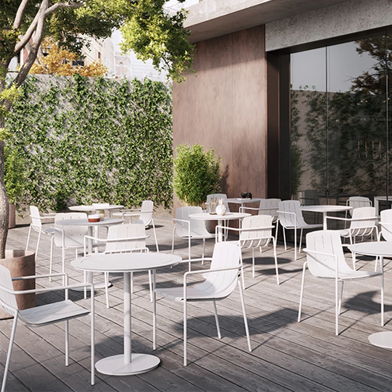 Мебель для кафе Foshan, красный металлический Штабелируемый ресторанный набор обеденных стульев для улицы