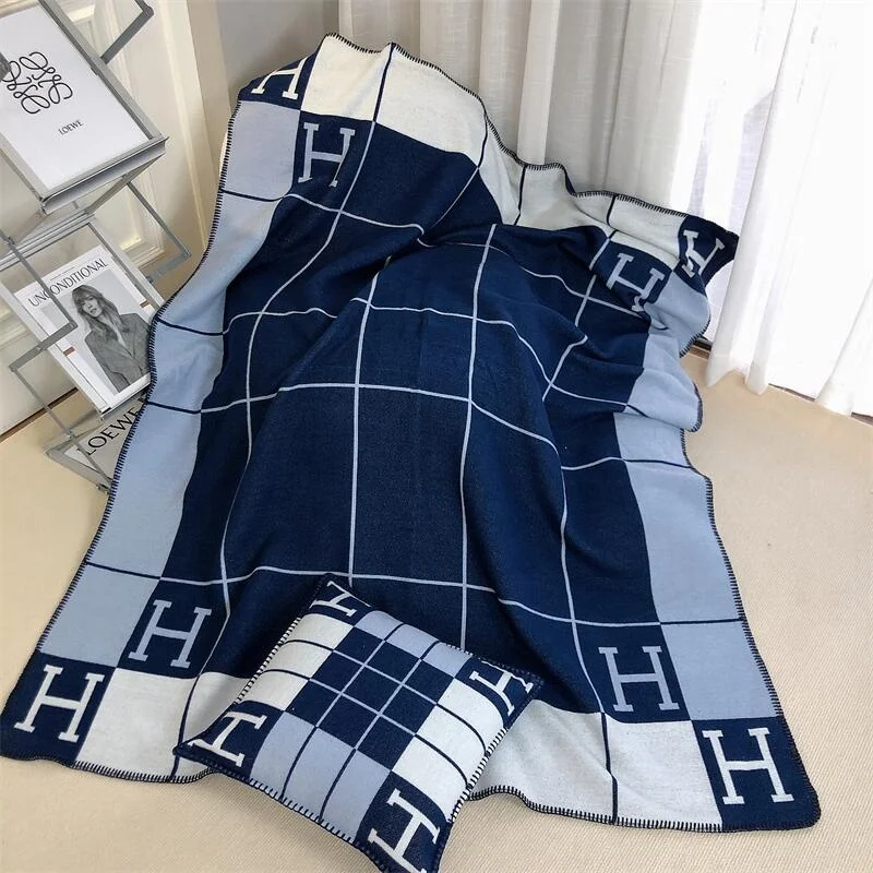 2022 Amazon summer sofa blanket shawl scarf light luxury coral velvet blanket office air conditioner single h blanket wholesale