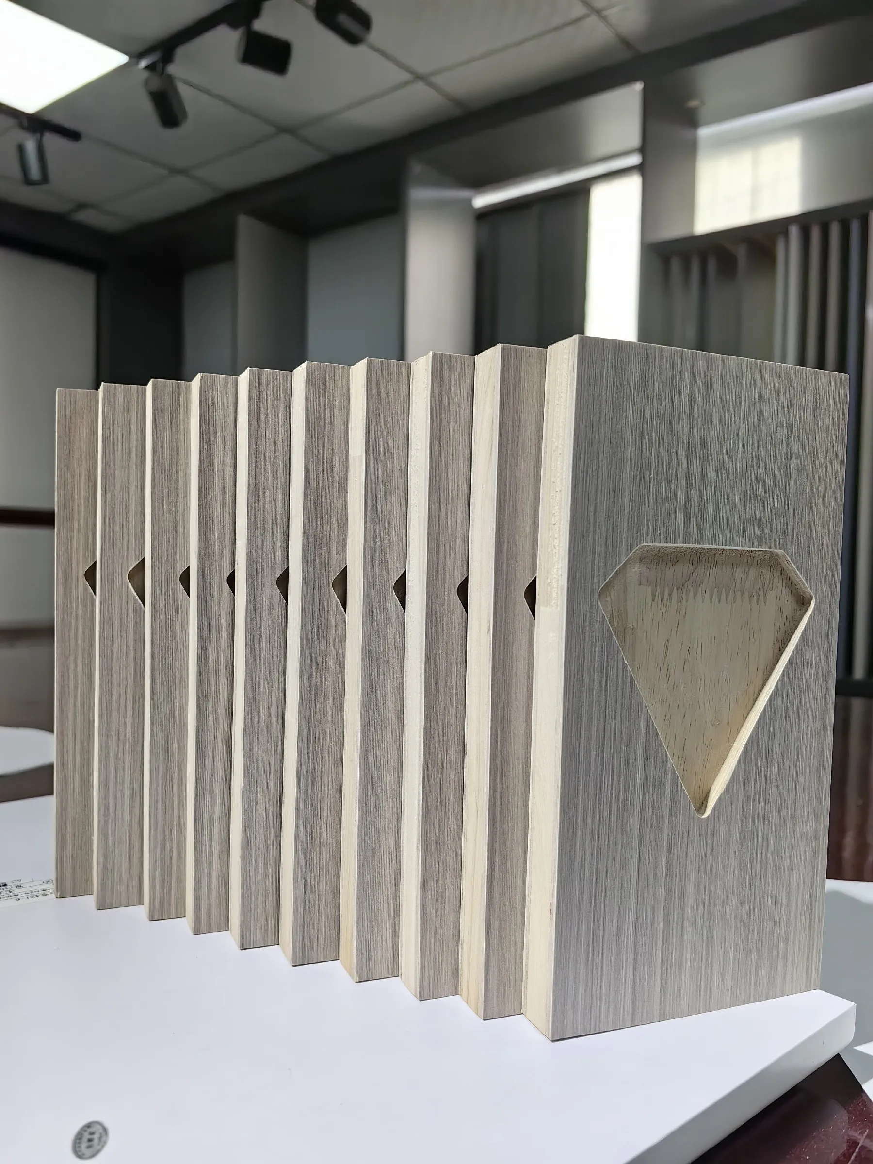 Cross Laminated Timber 2x4x8 Lumber Whitewood Durable Blockboards for Construction Projects