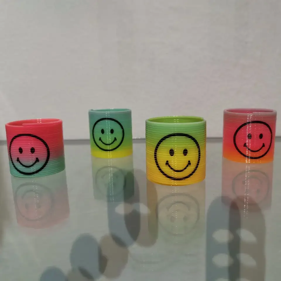 2023 Hot Sales Elastic Mini Rainbow Spring Coil Anti stress Hand Skill Birthday Party Toy Magic Rainbow Spring Toy