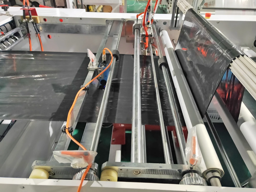 
High speed LDPE HDPE Poly Polyethylene Film Heat Cutting Side Sealing Plastic Bag Making Machine 