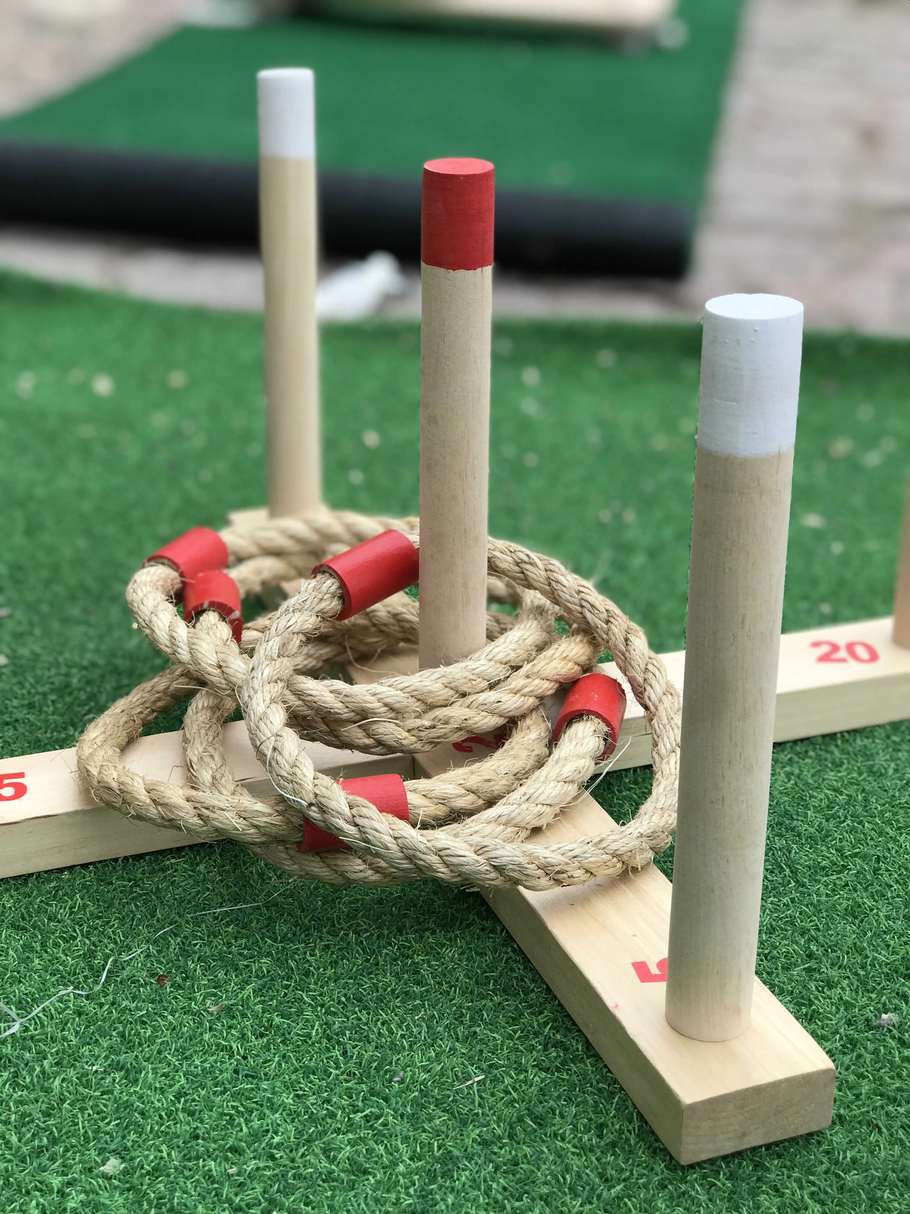 Throwing sport Yard Game Ring Toss outdoor Wooden lawn fane Giant Connect Four 4 Game Set Four in a Row Set  toss game