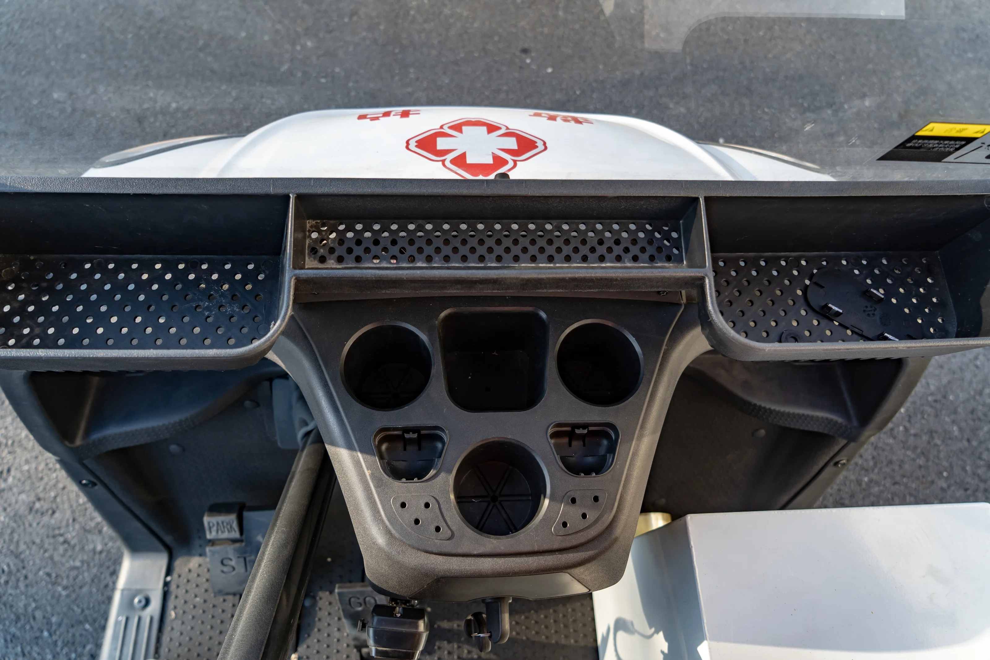 LEROAD NEW MODEL L2 Ambulance Car Durable High Efficiency Convenient 2 Seats Utility Vehicle