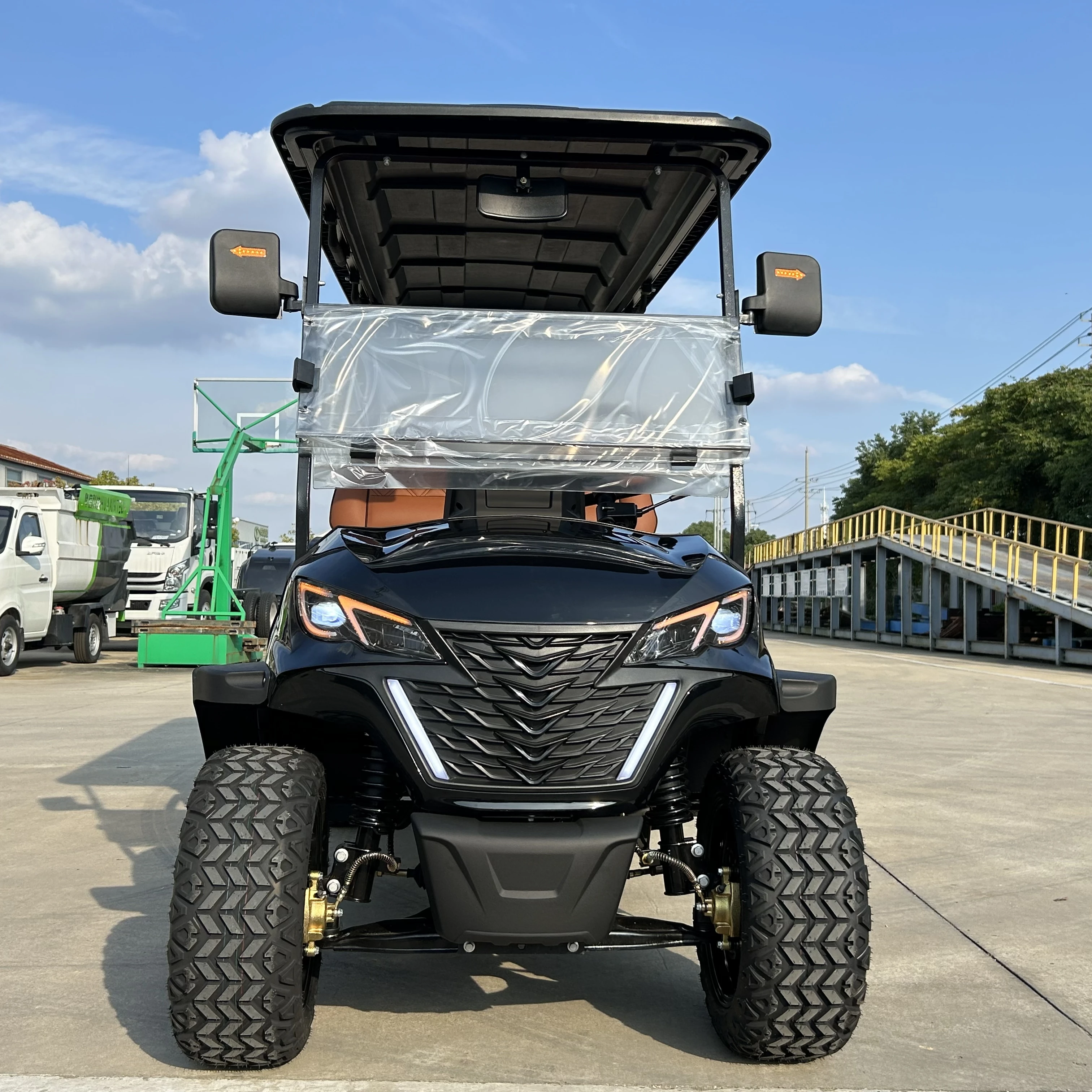 China Manufacture Luxury Golf Cart Electric 6 Seater Black Club Car Golf Cart