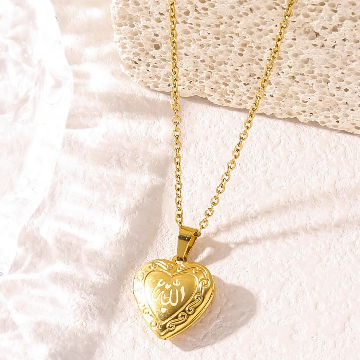 Hot Sale Stainless Steel Islamic Arabic Necklace Personalized Open Photo Frame Necklace Muslim Pendant Jewelry For  Men Women