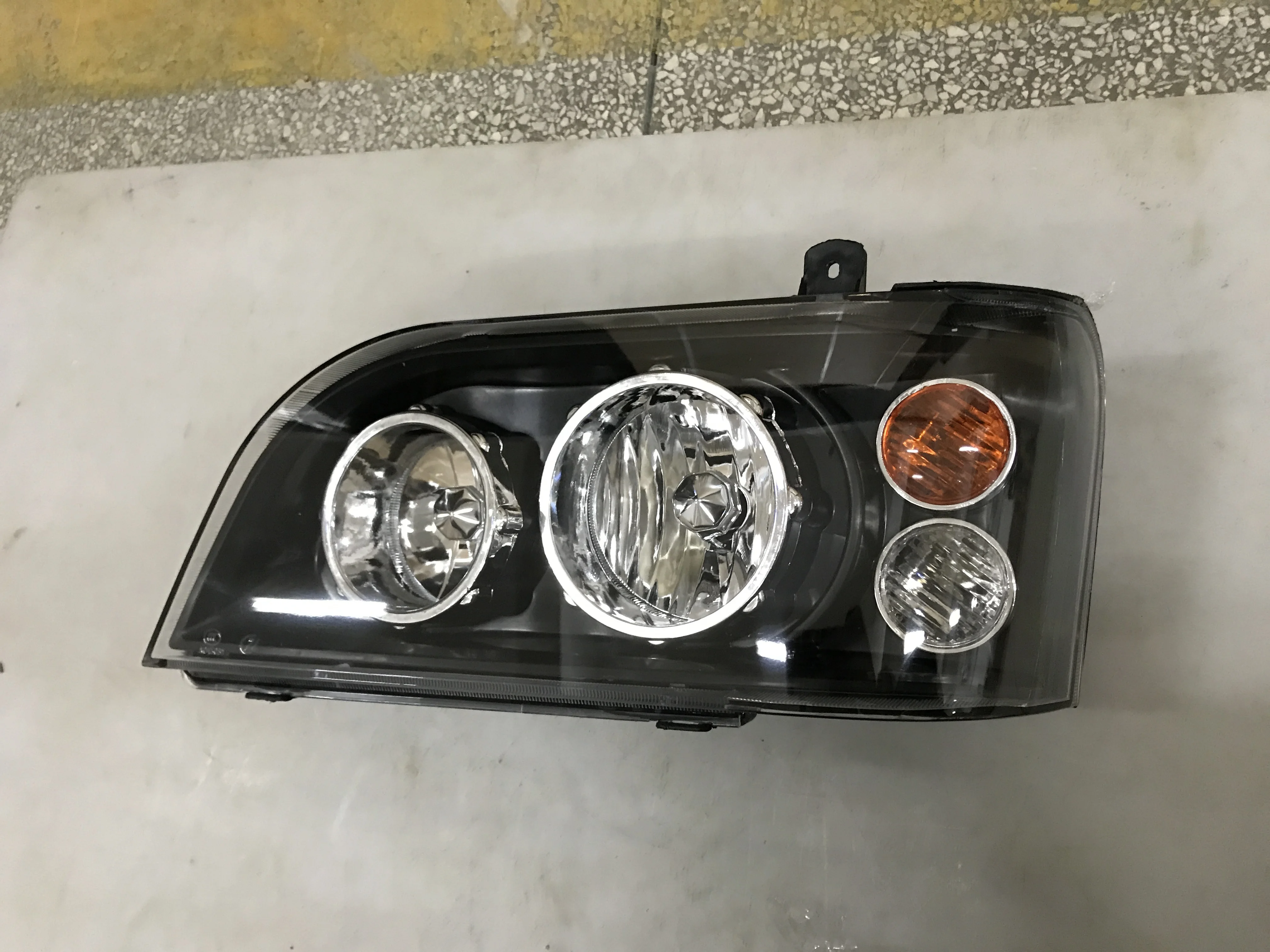 Запчасти для автобусов лампы головного света 415,7*235,1*266,7 для DONGFENG HC-B-1086