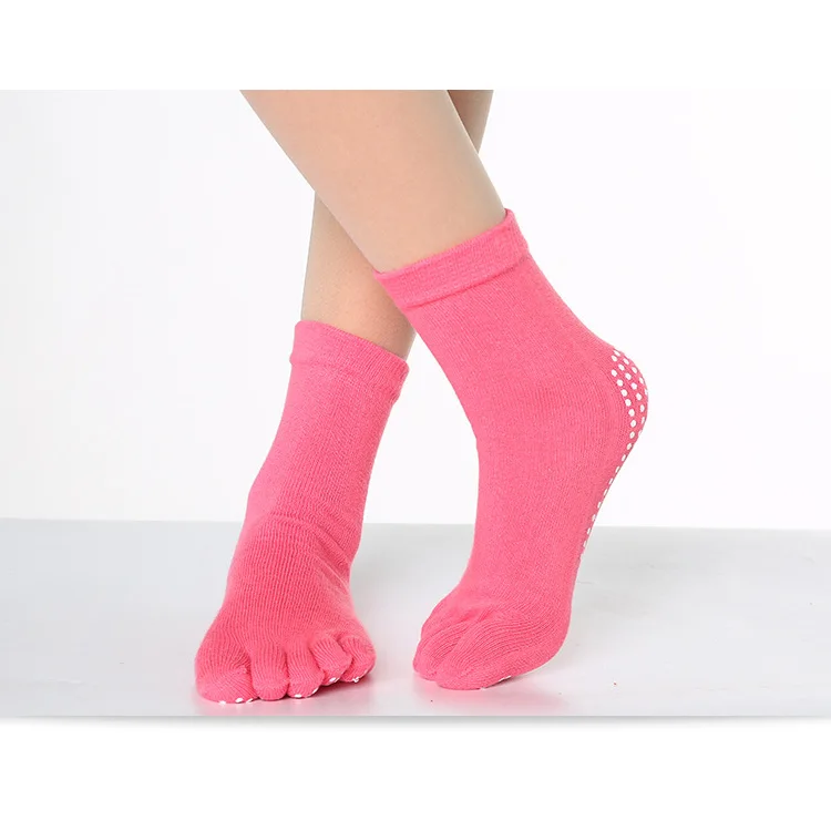 Разноцветные Нескользящие Хлопковые женские носки для йоги с пятью пальцами и силиконовой подошвой