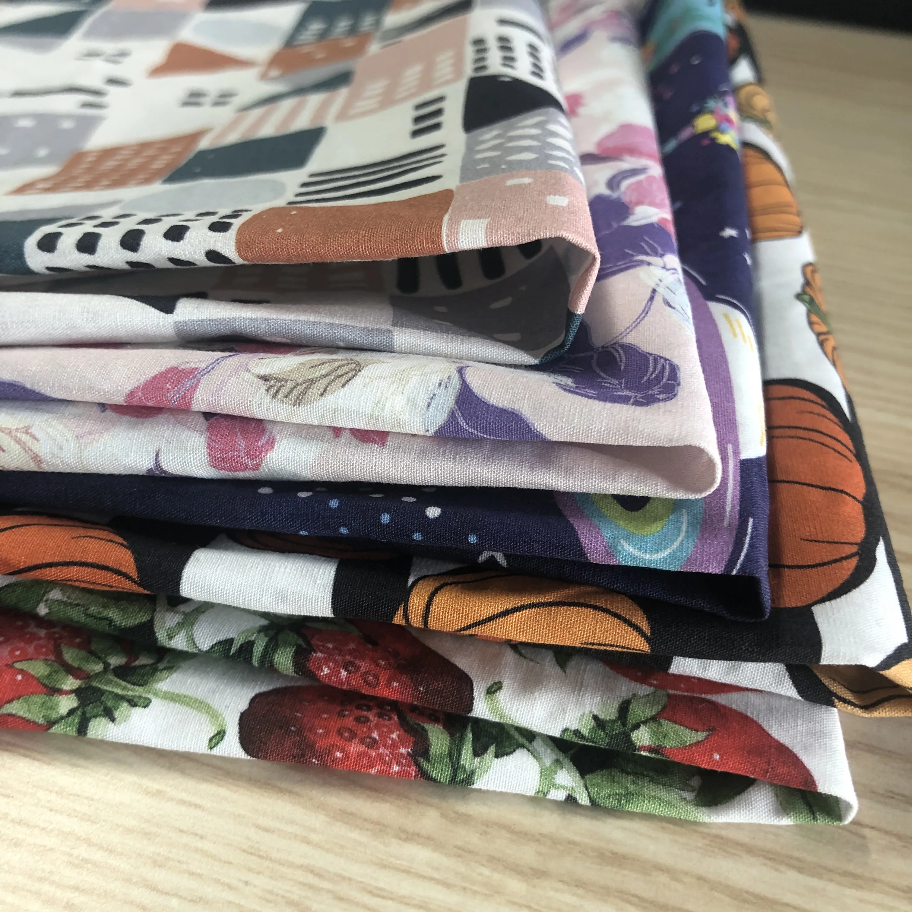 OEM hot sale no moq printed cotton poplin fabric for garment