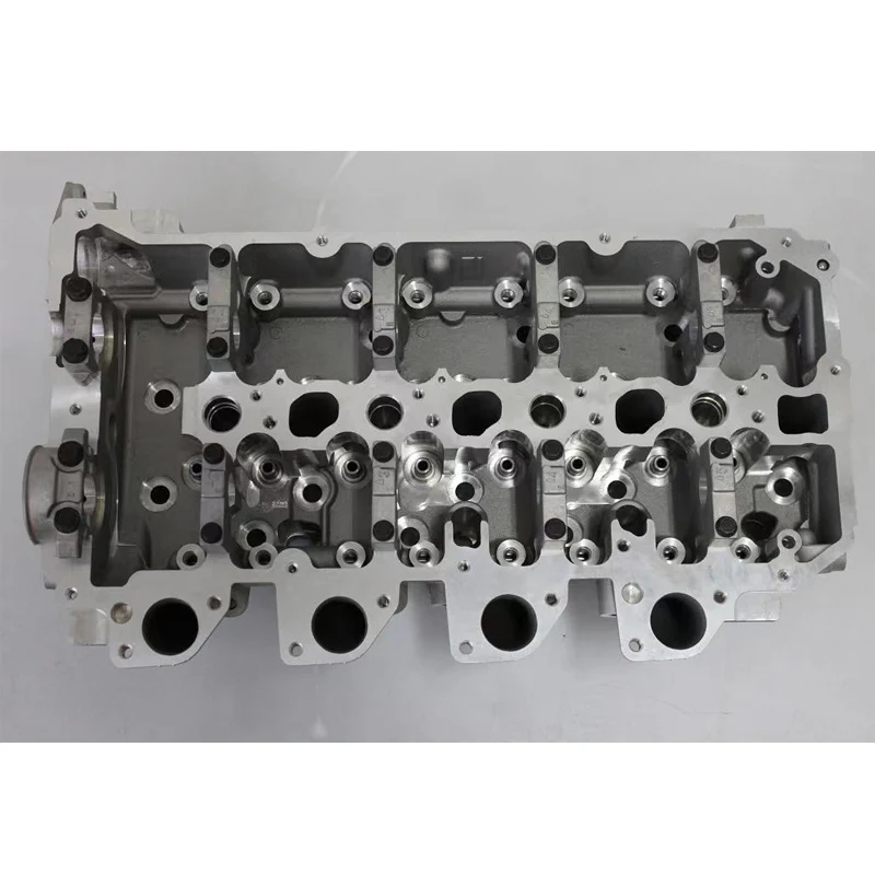 16 Valve 4D56U Cylinder Head Engine Parts 4D56U Complete Cylinder Head