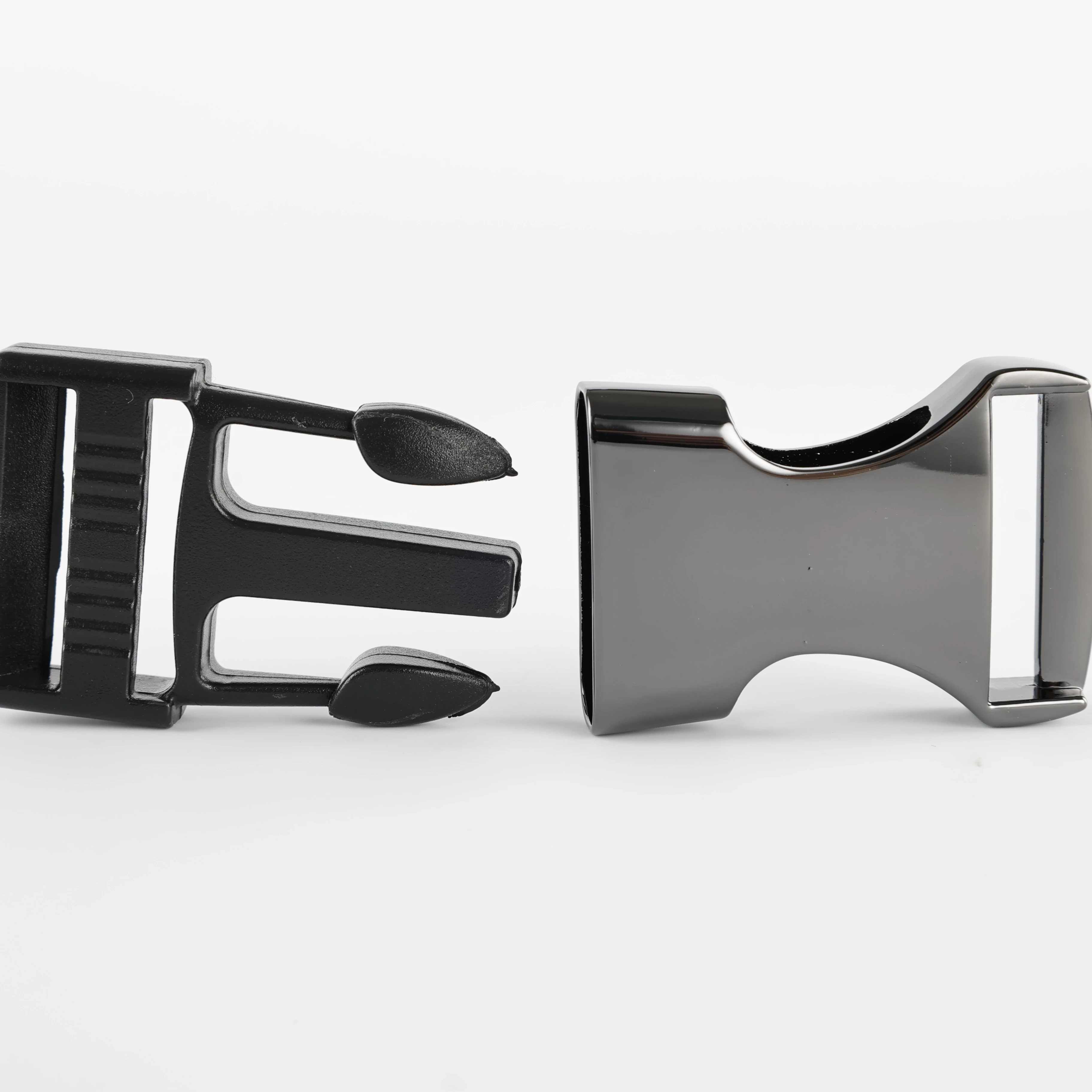 Adjustable Belt Buckle For Backpack Bag Metal Plastic Rubber Insert Buckle Plastic Belt Clip Quick Side Release Metal Buckle