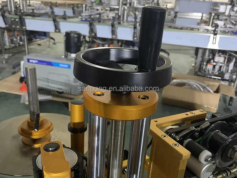 Full Automatic Round Bottle Labeling Machine / Sticker Self Adhesive  Labeling Machine for round can