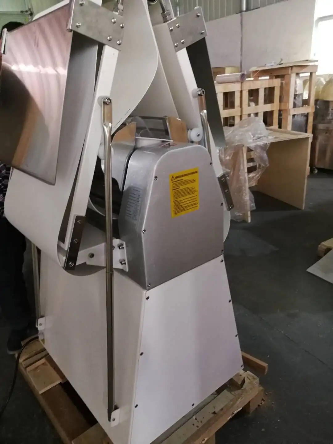  Vertical table type dough sheeter machine for hot