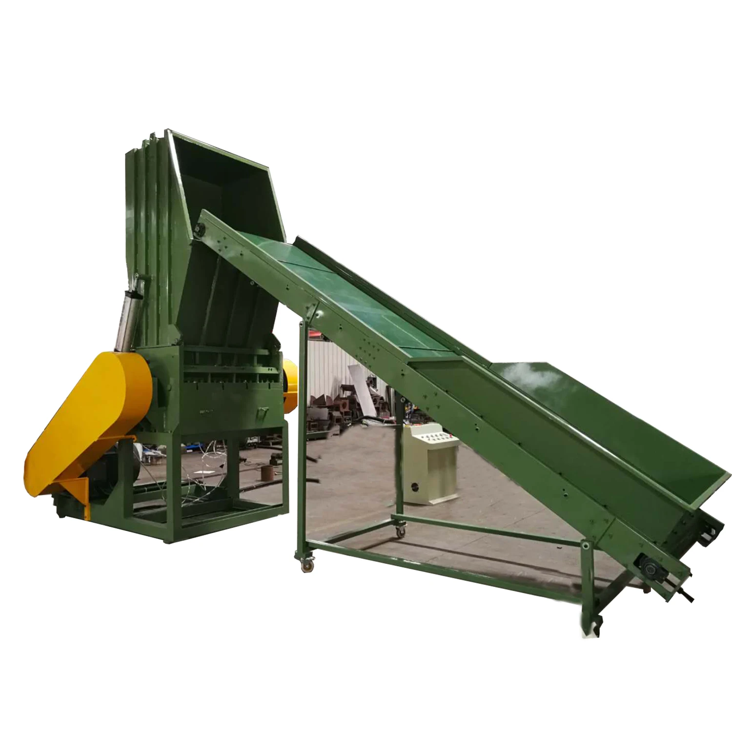 Plastic recycling crushing machine