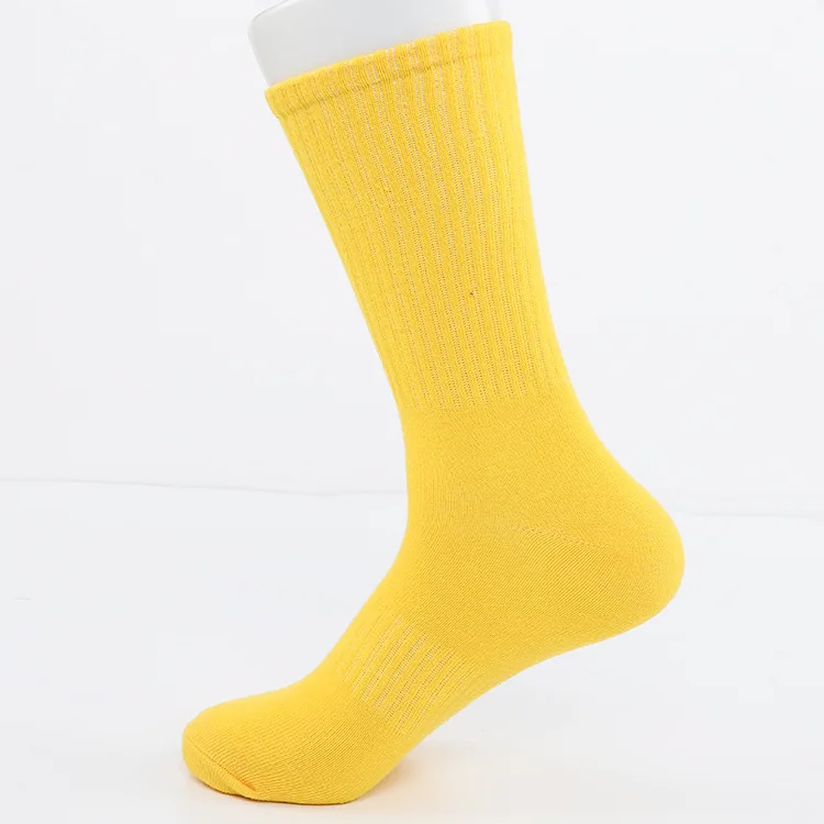 Оптовая продажа модные белые хлопковые спортивные носки с индивидуальным логотипом Роскошные зимние мужские упаковкой