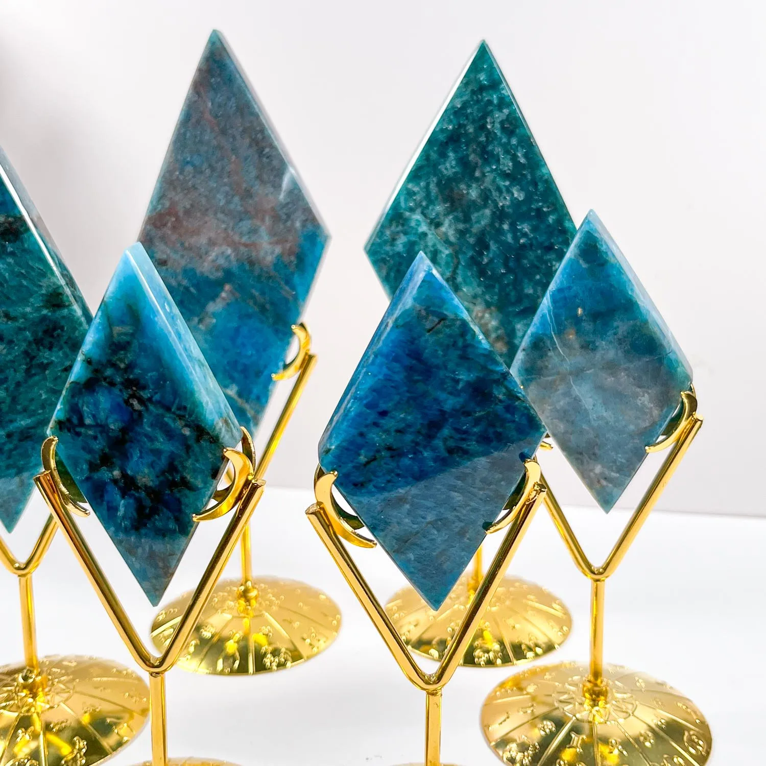 Hot Sale Blue Apatite Crystal Rhombus Slice Fengshui Reiki Charm Healing Stone Crystal Rhombus for Energy and Wellness