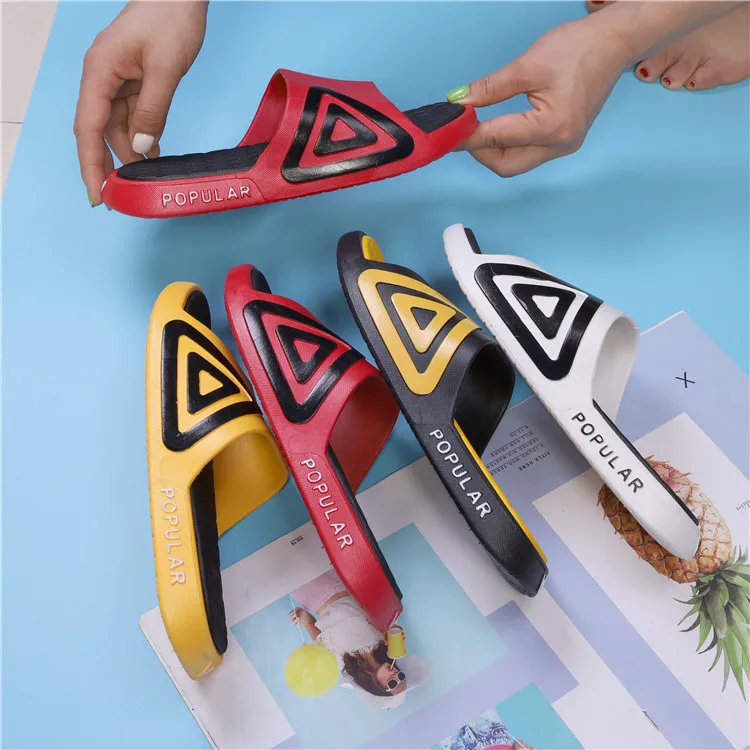 
2021 Wholesales Trendy Beach Outdoor Men Comfortable Pvc Non-slip Bathroom Slipper 