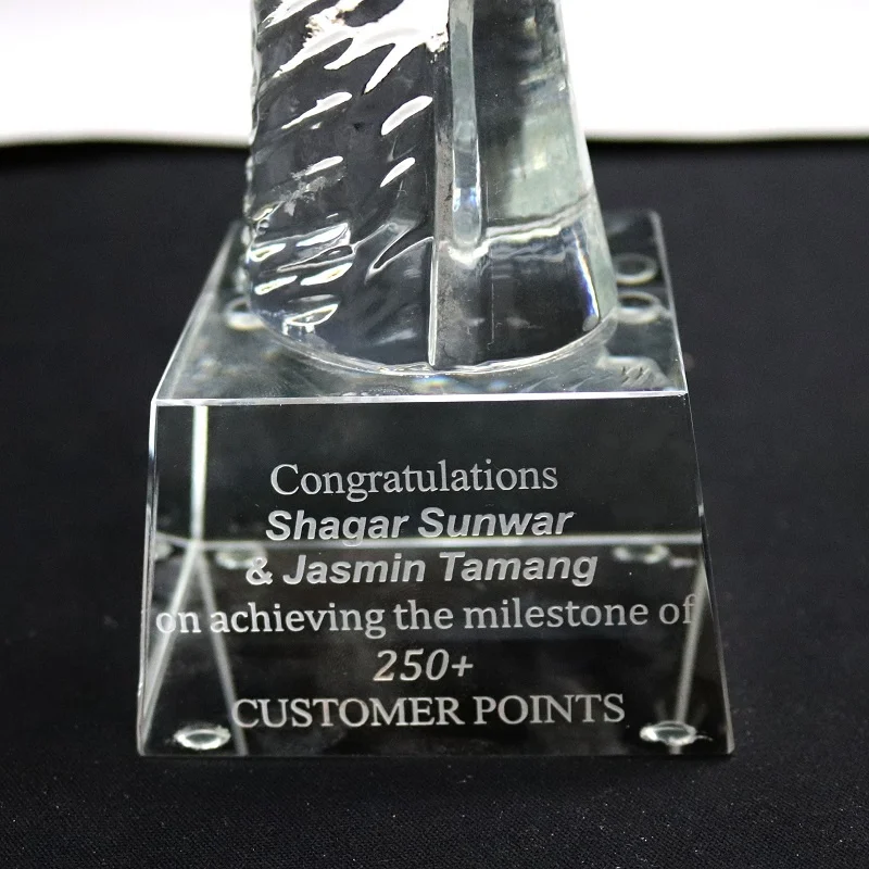 China Suppliers Unique Design Crystal Pillar Torch Trophy With Custom Engraving For Employee Honor Awards Souvenirs